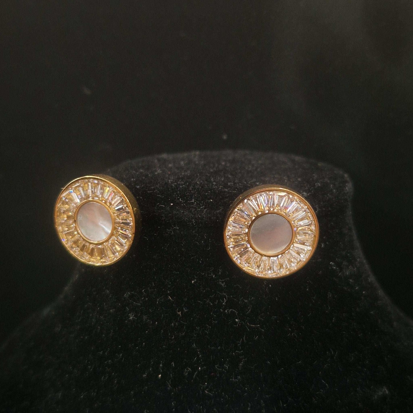 CAWNIfashion - golden moon earrings - CAWNIfashion