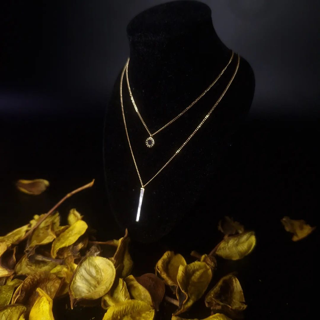 CAWNIfashion - Vbare - CAWNIfashion
