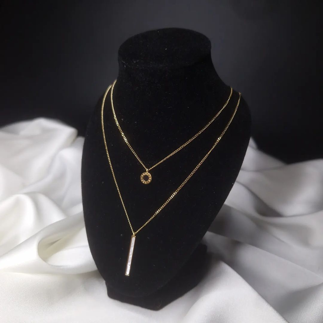 CAWNIfashion - Vbare - CAWNIfashion