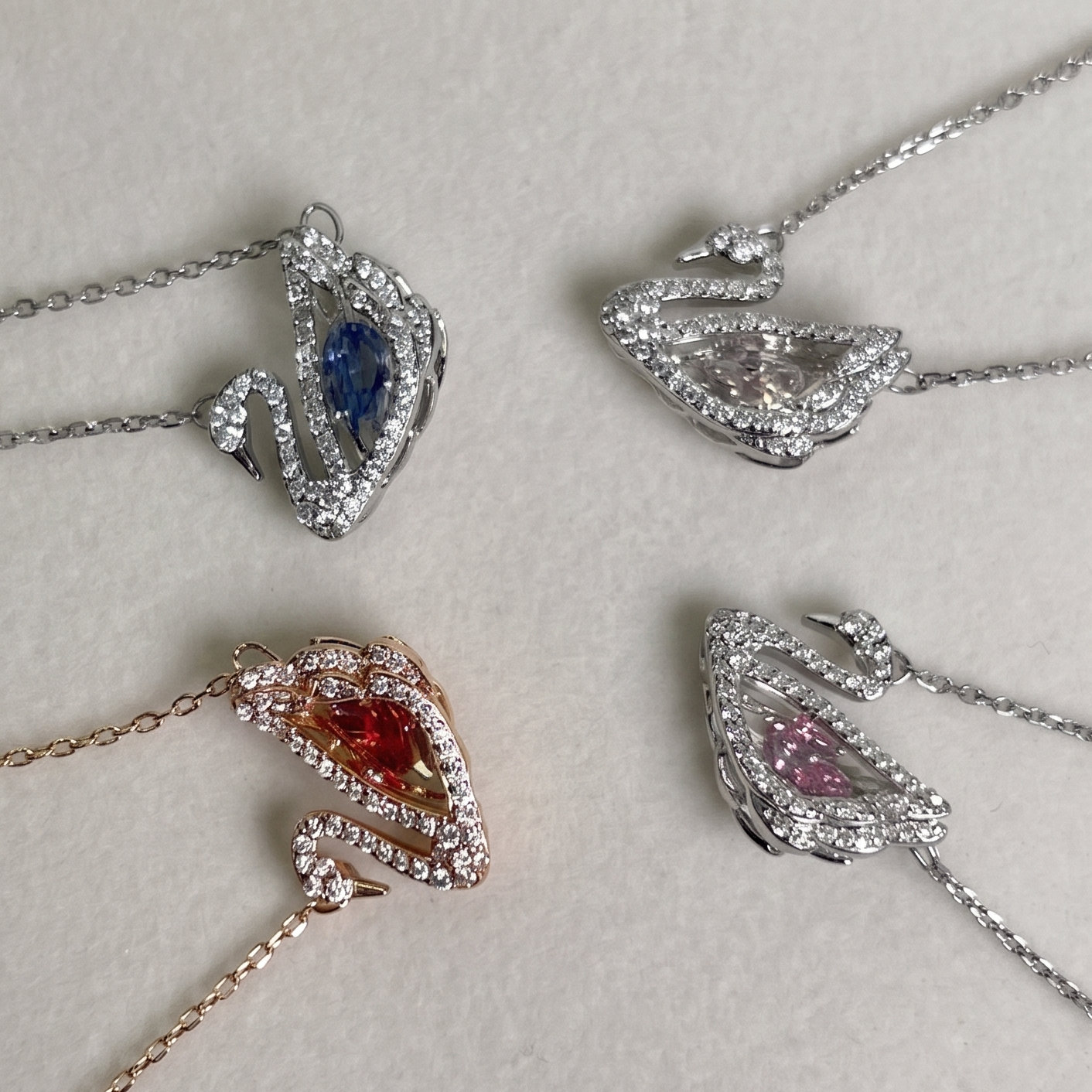 Swan dancing Necklace Master Copie d'originale