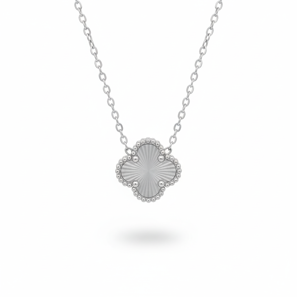 collier 4 leaf clover white